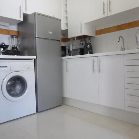 Lovehome * ליסבון