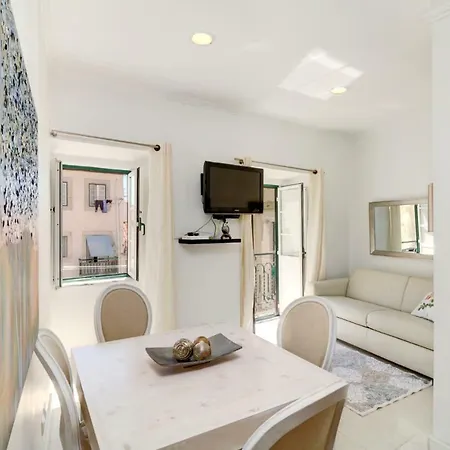 Lovehome * ליסבון